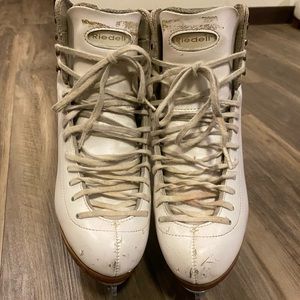 Riedell 320 Figure Skates with Coronation Ace Blades